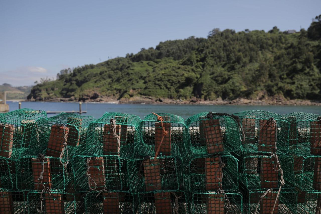 El Faro Unkempt - Tazones Villar  Luaran gambar